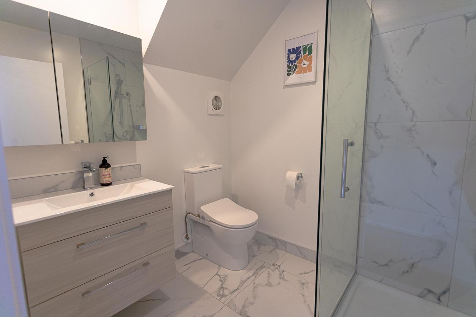 Modern 2 Bedroom Townhouse In Cbd With Parking! Sleeps 5 크라이스트처치 외부 사진