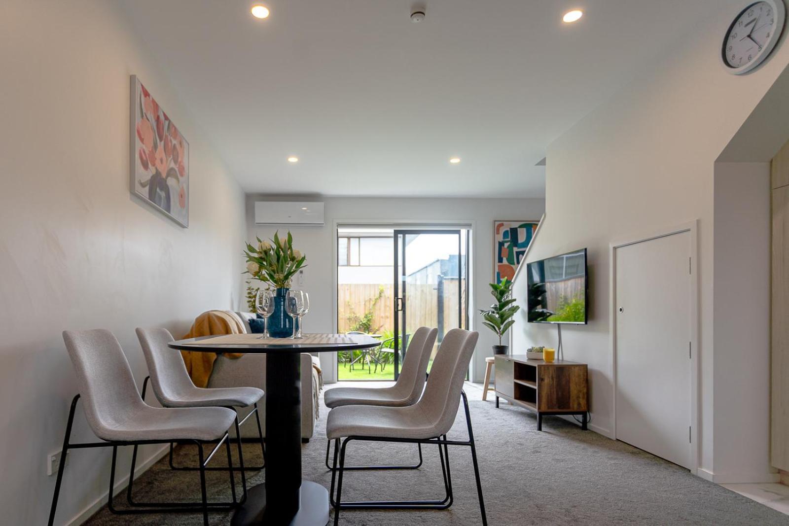 Modern 2 Bedroom Townhouse In Cbd With Parking! Sleeps 5 크라이스트처치 외부 사진