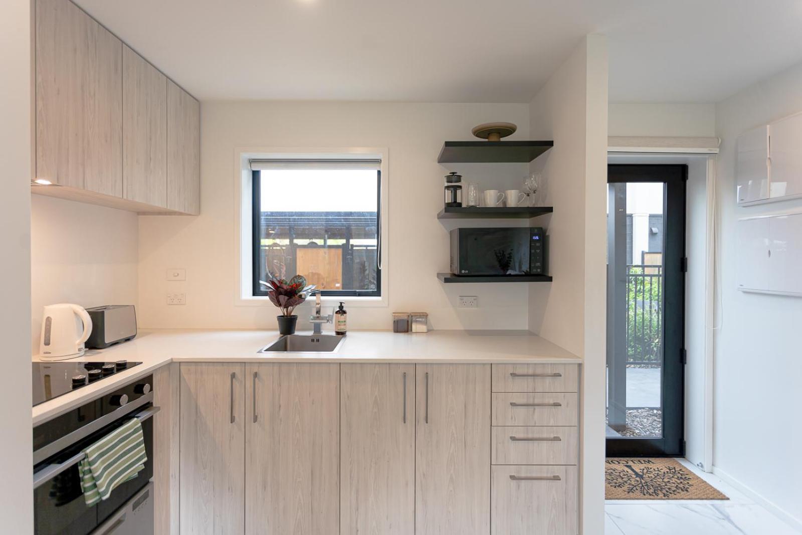 Modern 2 Bedroom Townhouse In Cbd With Parking! Sleeps 5 크라이스트처치 외부 사진